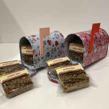 Load image into Gallery viewer, Eileen's Pralines 5 pack Mailbox Tins Delivered USA